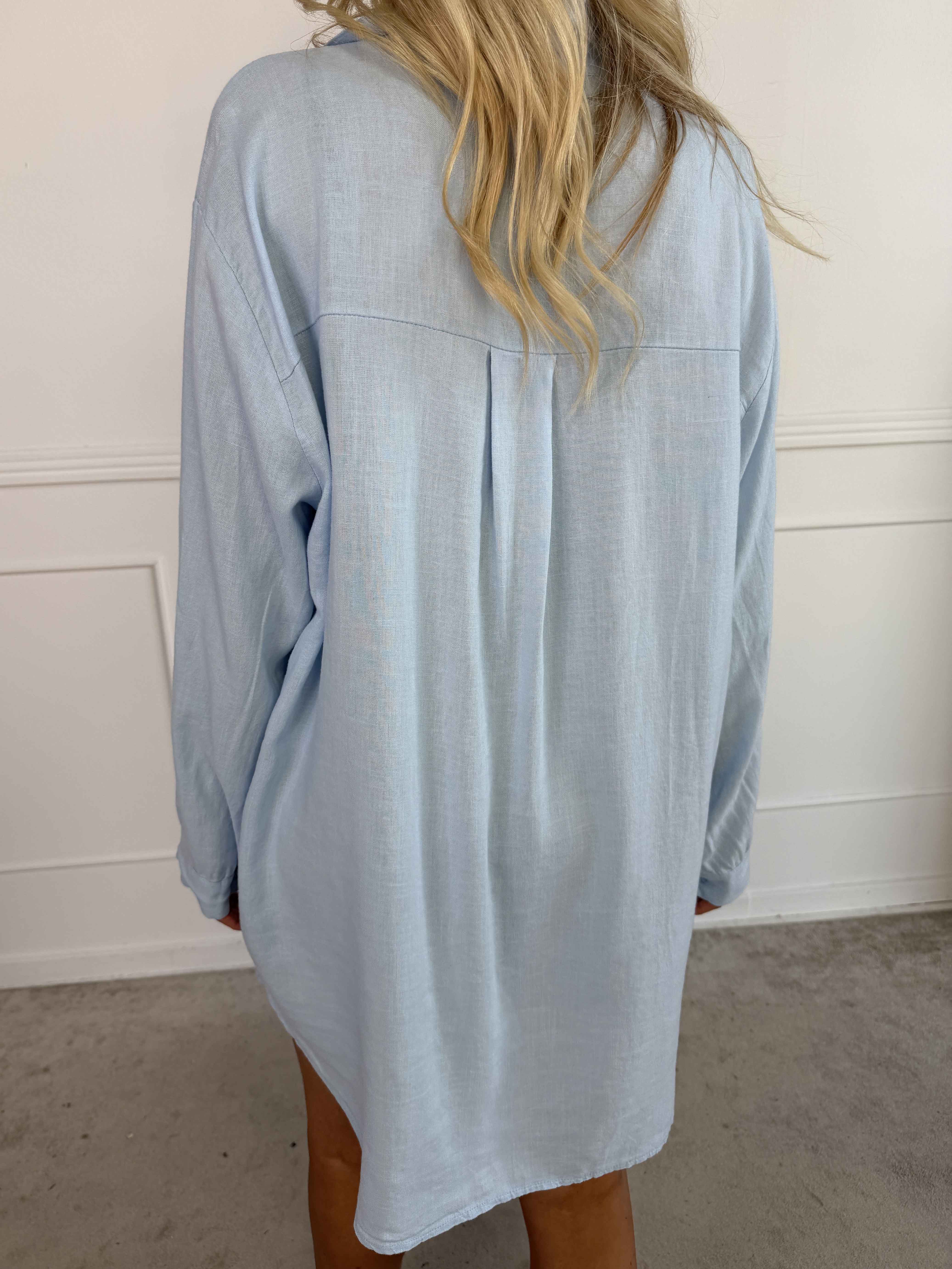 Clara Dress - Plus size skjortekjole i viskose og hør